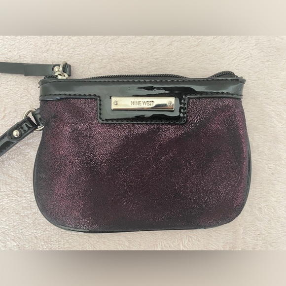 NINE WEST WRISTLET - Picture 2 of 6